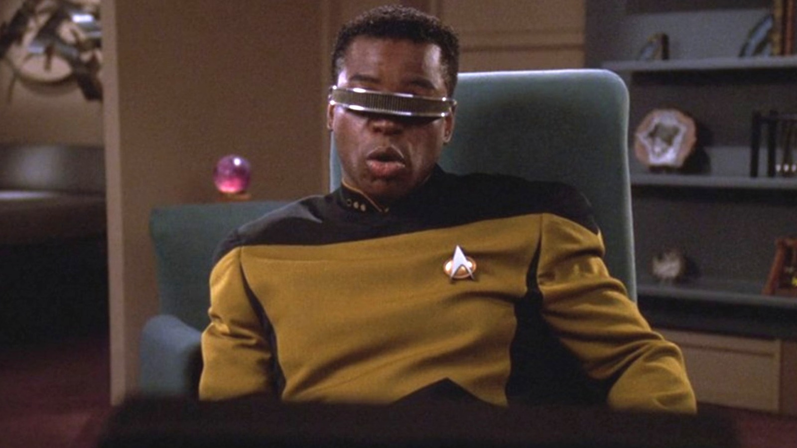 Star Trek Almost Gave Levar Burton S Geordi La Forge A Wild Alien Backstory