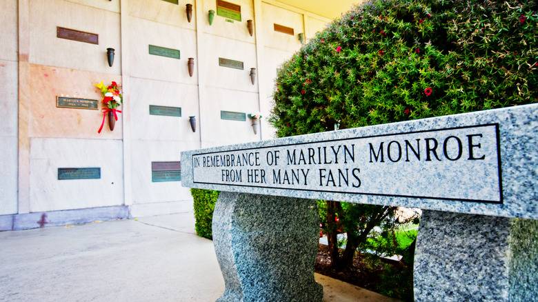 Marilyn Monroe bench and memorial