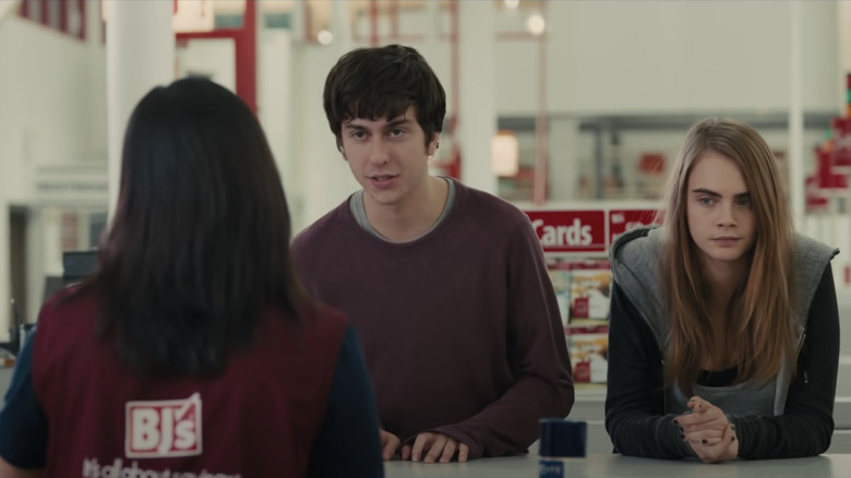 Paper Towns' Quentin and Margo at checkout