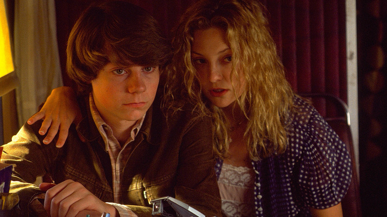 Penny talks to William in "Almost Famous" (2000)