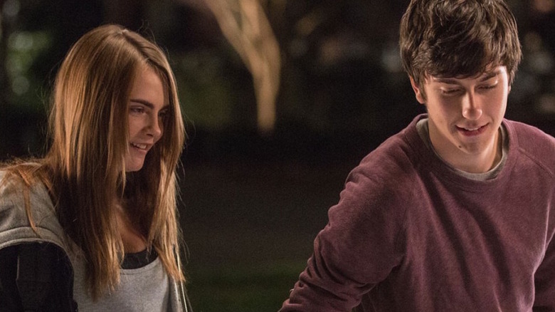 Margo and Q in "Paper Towns" (2015)