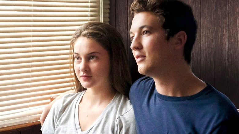 Aimee and Sutter sit near a window in "The Spectacular Now" (2013)