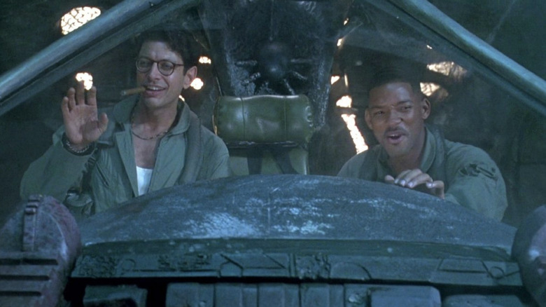 David Levinson and Steve Hiller wave goodbye to the aliens in "Independence Day" (1996)