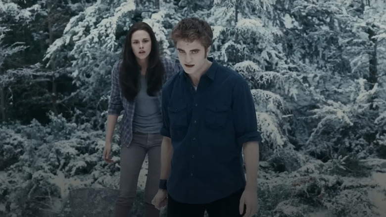 Edward and Bella in the snow