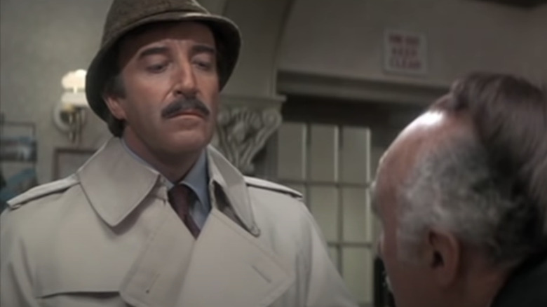 Inspector Clouseau investigates a robbery