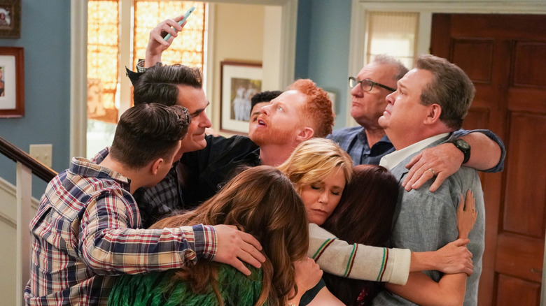 The Pritchett-Tuckey-Dunphys hug in "Modern Family"