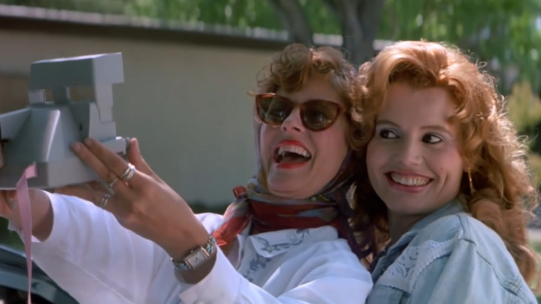 Thelma and Louise take a selfie
