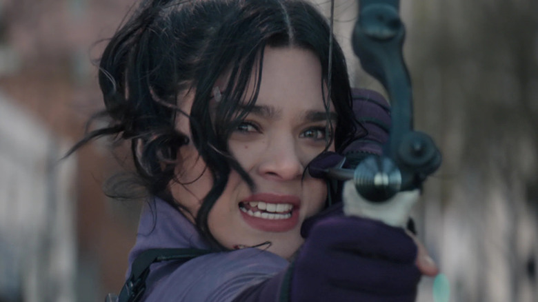 Kate Bishop aiming her bow