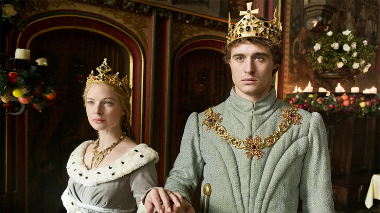 Rebecca Ferguson and Max Irons in The White Queen