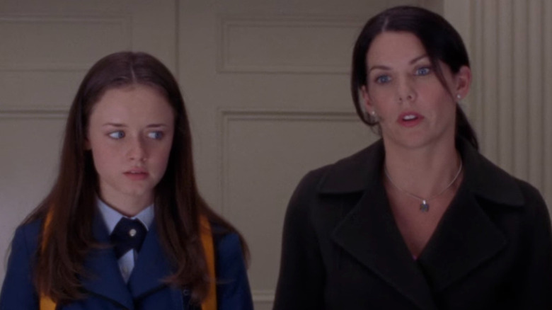 Rory side eyes Lorelai