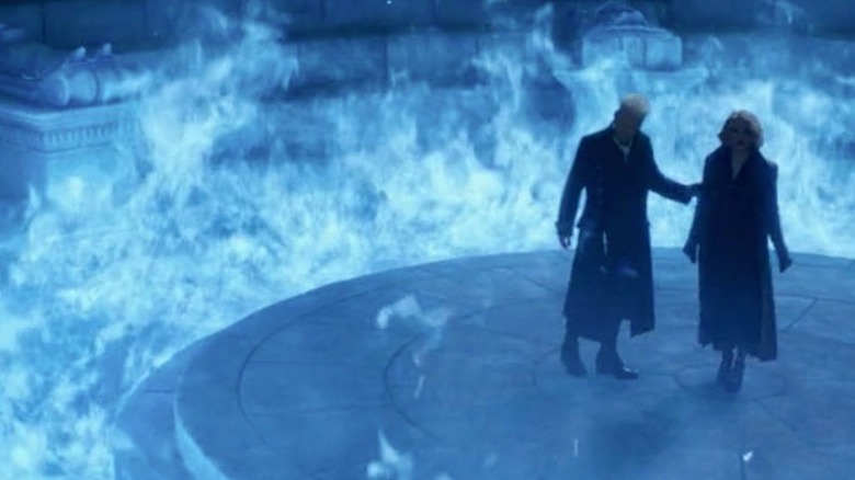 Grindelwald and Queenie inside the fire