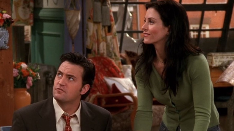 Chandler and Monica looking to side