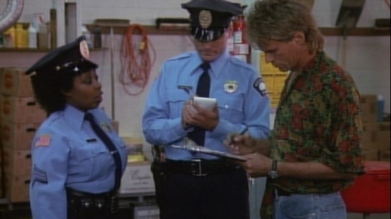 MacGyver talks to police 