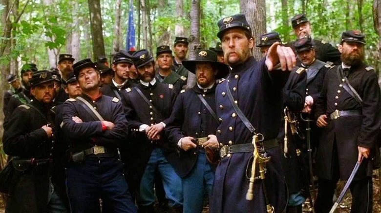 Soldiers being led by Jeff Daniels