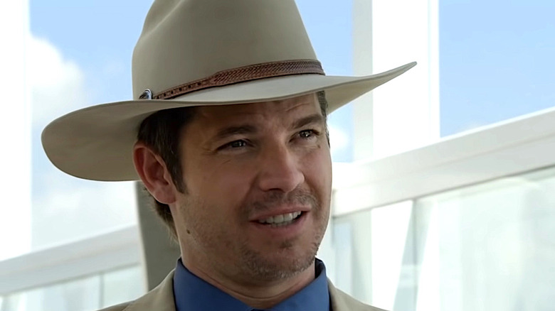 Raylan Givens talking