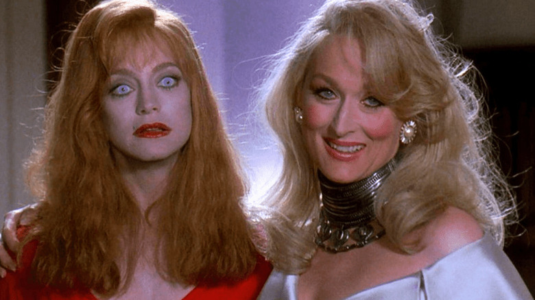 Madeline puts her arm around Helen in "Death Becomes Her" (1992)