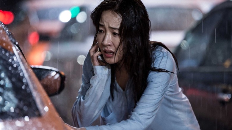 Eom Ji-won on the phone in distress