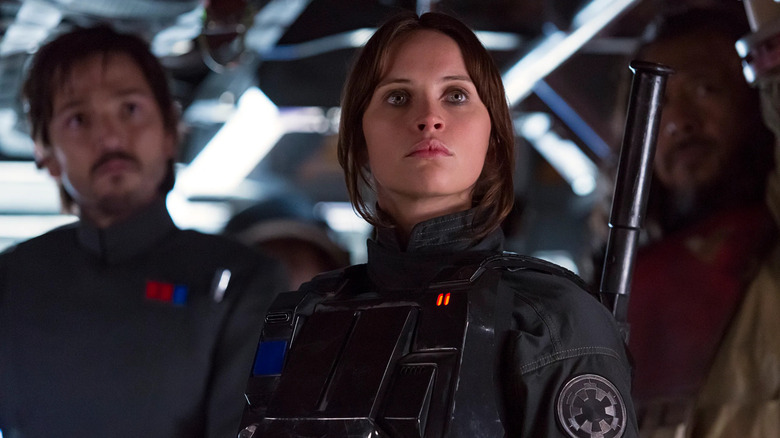 Jyn wearing an Imperial disguise