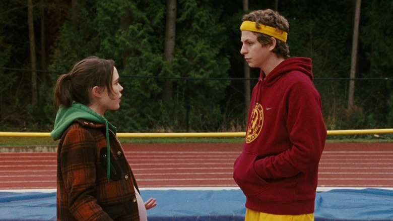 Elliot Page and Michael Cera talking in Juno