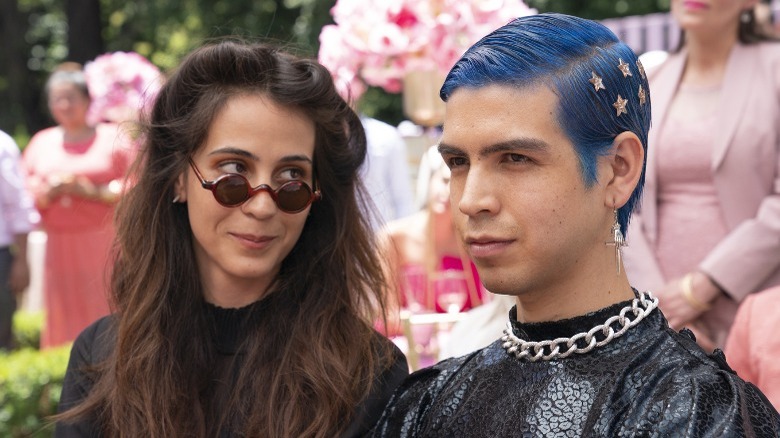 Úrsula and Andrés standing