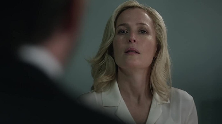 Stella Gibson raising her chin