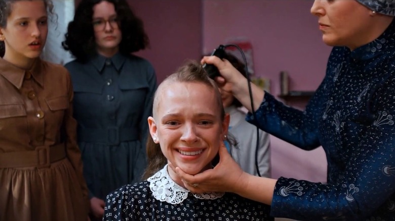 Esty getting her hair cut