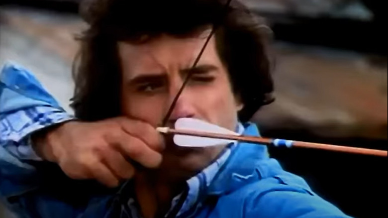 Luke Duke aims arrow