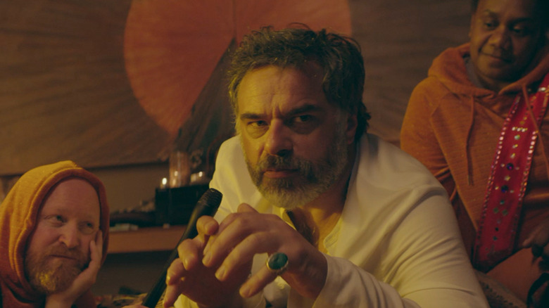 Jemaine Clement with green ring