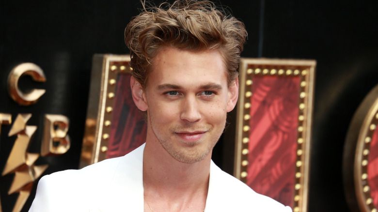 Austin Butler smiling