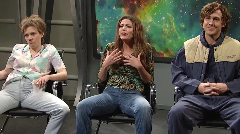 Kate McKinnon, Cecily Strong, and Ryan Gosling as alien abductees on SNL in 2015