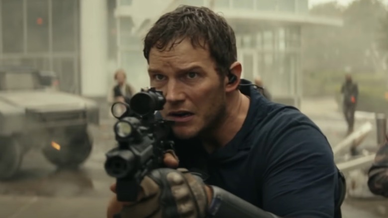 Chris Pratt with gun