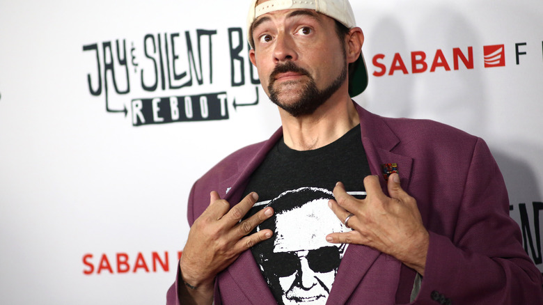 Kevin Smith in Stan Lee shirt