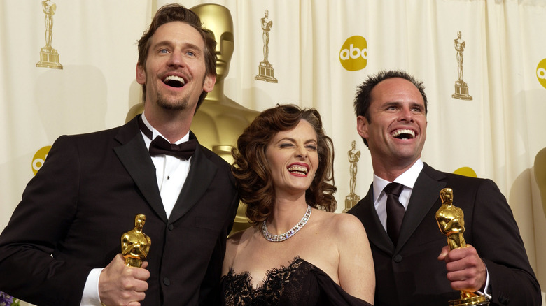 Walton Goggins team hold Oscars