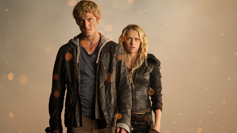 Alex Pettyfer and Teresa Palmer in "I Am Number Four" 