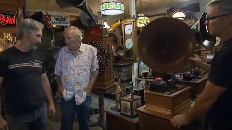 Mike Wolfe admires phonograph