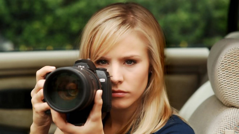 Veronica Mars takes a picture