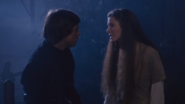 Luke and Leia talking