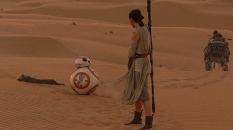 Rey and BB8 on Jakku