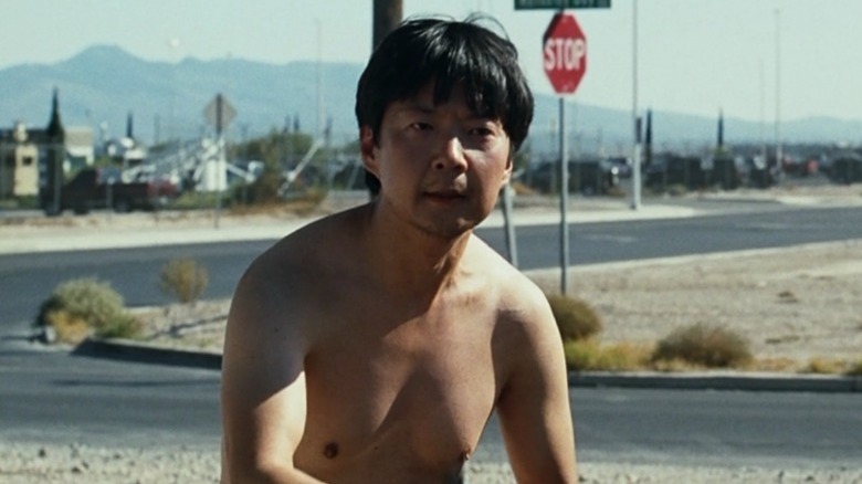 Leslie Chow fights naked