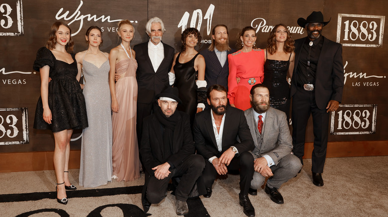 The 1883 cast posing at the premiere