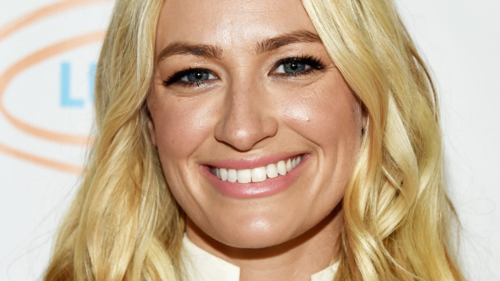 2 Broke Girls' Beth Behrs Dishes On Her Ideal Storyline For A Possible ...