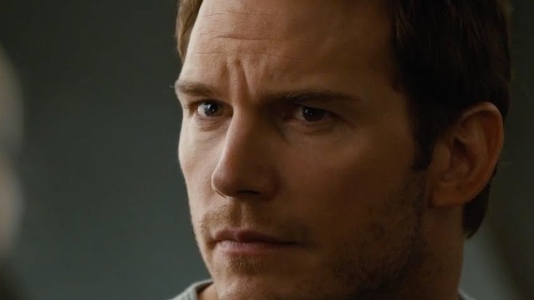 Chris Pratt creeps in Passengers