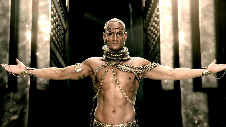 Xerxes with his arms open 