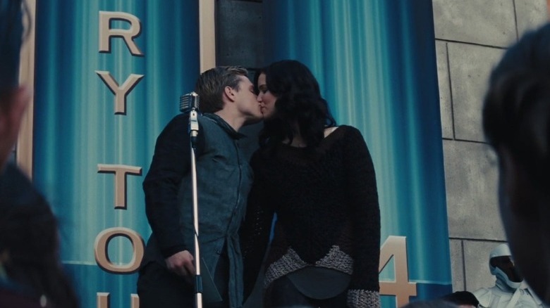 Katniss and Peeta kissing