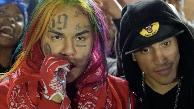 Tekashi 6ix9ine smoking