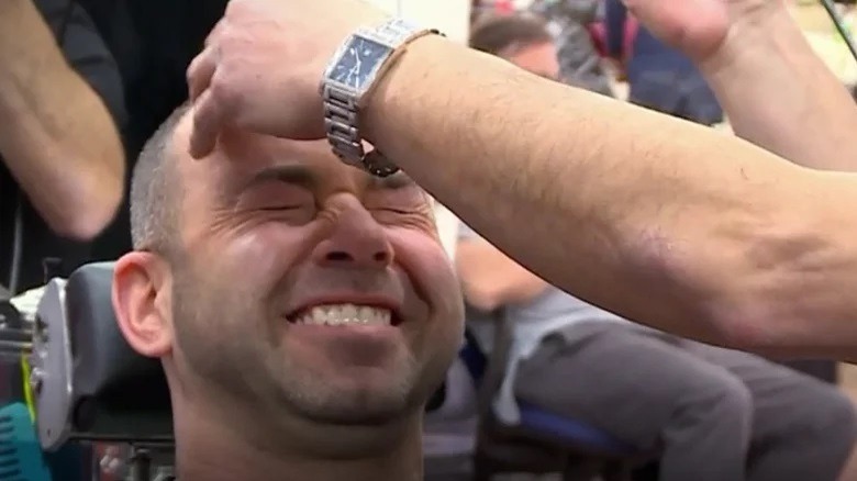 Murr gets eyebrows removed