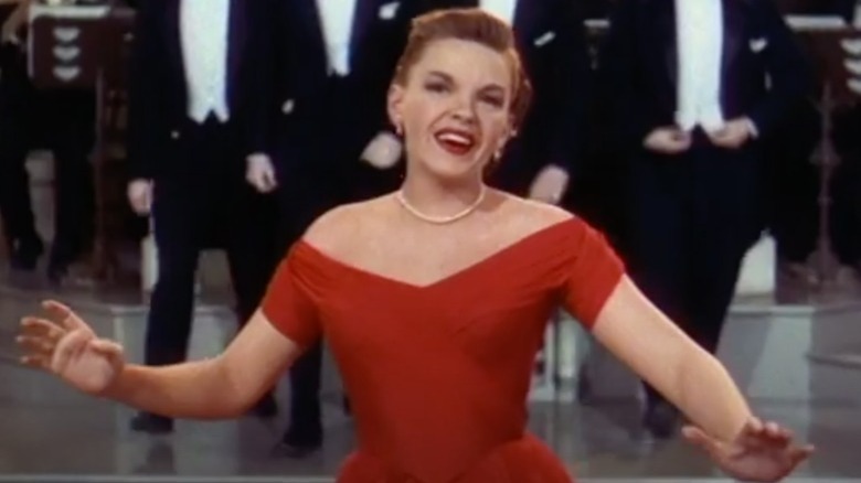 Judy Garland arms out