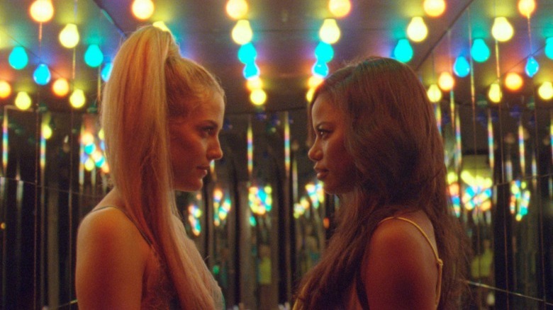 Riley Keough Taylour Paige faceoff