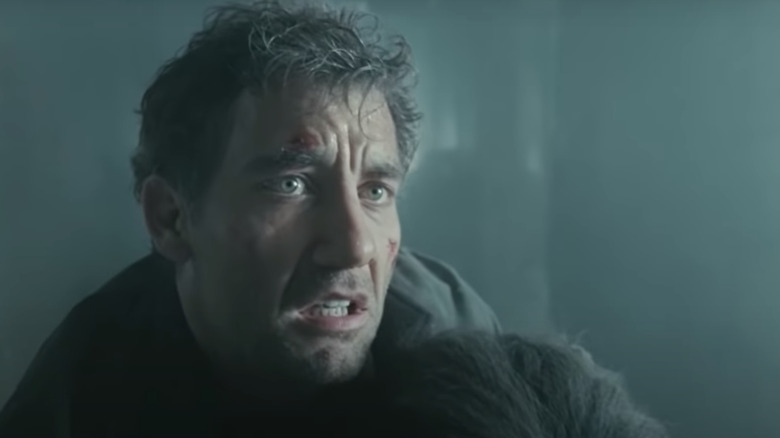 Clive Owen with face wounds