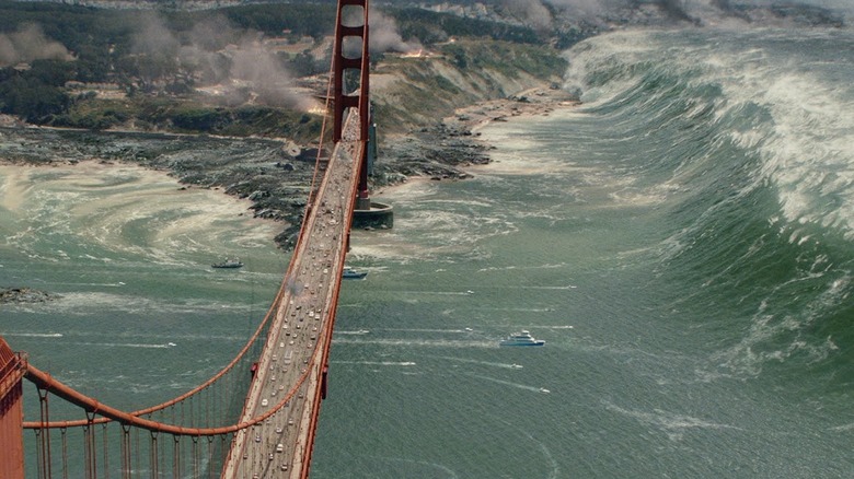 Tsunami about to hit Golden Gate Bridge